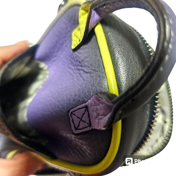 Aimee Kestenberg Tamitha Reef Ombre Phone Crossbody Bag With RFID‎ Protection - Picture 5 of 11